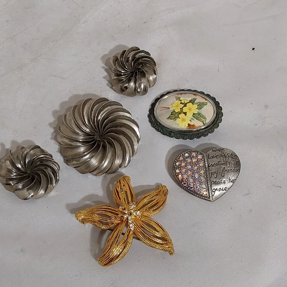 MIX‎ BROOCH PACK & EARRINGS